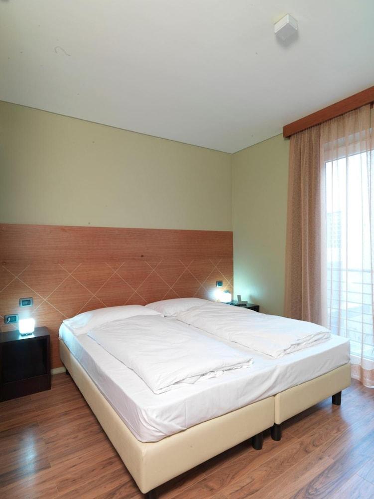 Empoli Hotel Екстериор снимка
