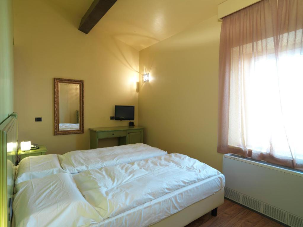 Empoli Hotel Стая снимка